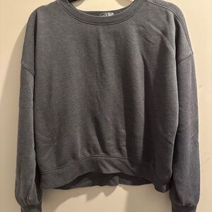 Universal Thread Women’s Sweatshirt Large Charcoal Cropped Basic